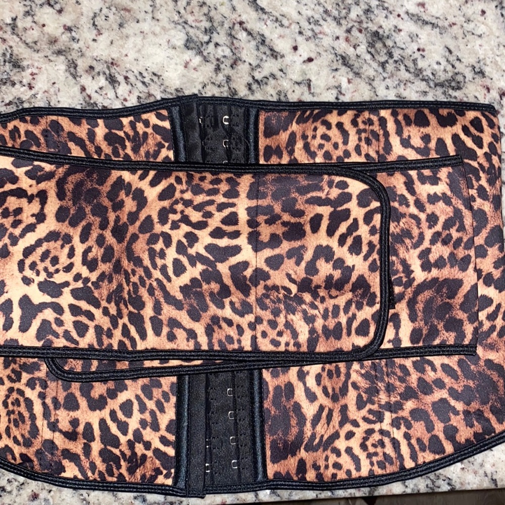 New Girl Melody Waist Trainer plus Belt Leopard Print